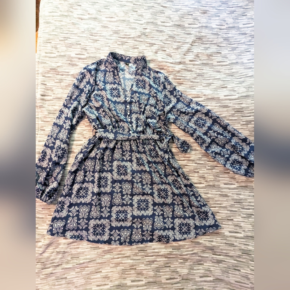 New Women's Navy Blue & White Paisley Print Long Sleeve Mini Dress